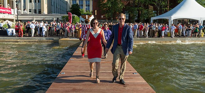 For Mike (’80 BBA) and Mary Sue (’81 BSHEC) Shannon, left, fond memories of their time at the UW-Madison prompted their generous support of the Memorial Union renovation project.